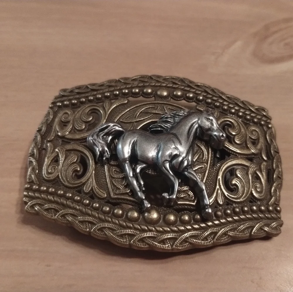 New Western Horse Belt Buckle Gold Silver Tone Running Horse Cowboy Rodeo